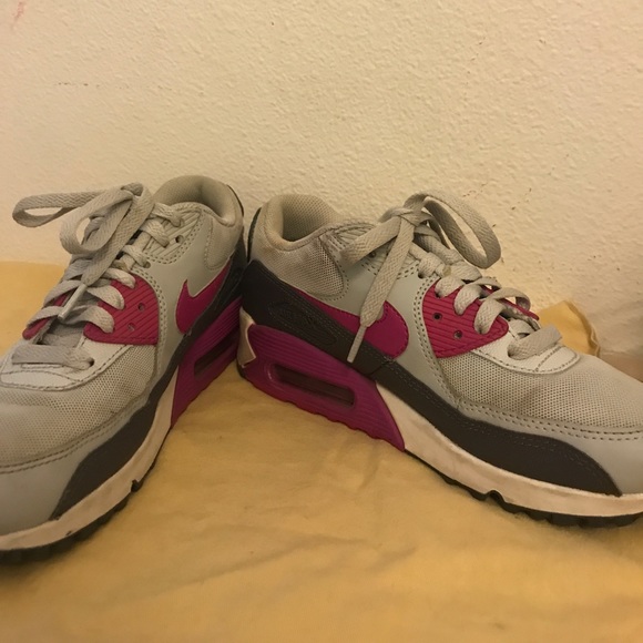 Shoes - Picture 4 of 4